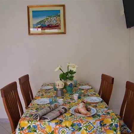 Holiday House Mentina Minori Buitenkant foto